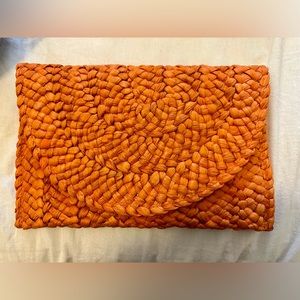 ORANGE STRAW CLUTCH